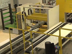 Packaging line with conveyors